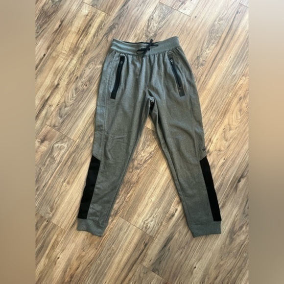 Spaulding men’s jogging pants with 2 zip up pockets , elastic waist Sz M - Picture 1 of 5